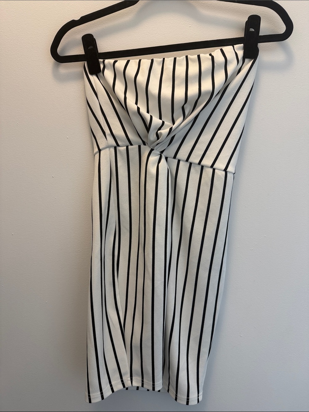 Main Strip Black and White Striped Strapless Tube Dress
